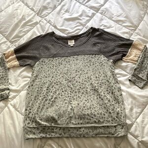 Knox rose size M long sleeve top